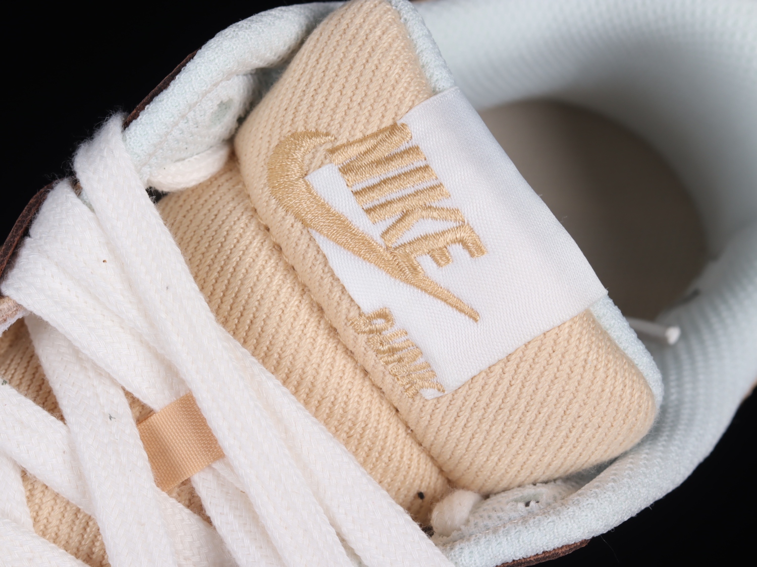 Nike Dunk Low Disrupt 2 SE Mineral Clay DV1026-215