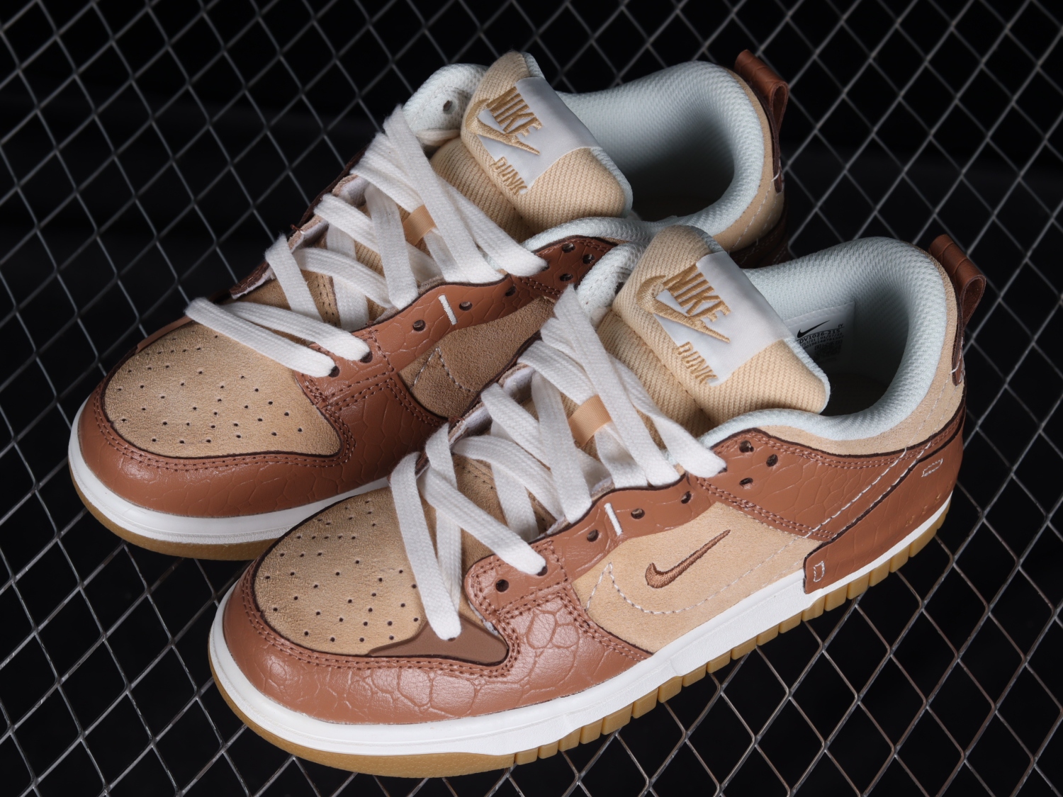 Nike Dunk Low Disrupt 2 SE Mineral Clay DV1026-215