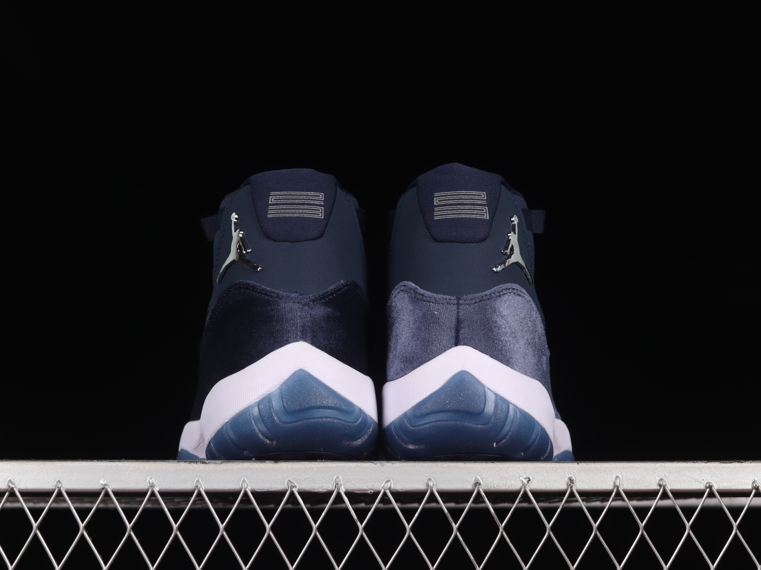 Jordan 11 Retro Midnight Navy (W) AR0715-441