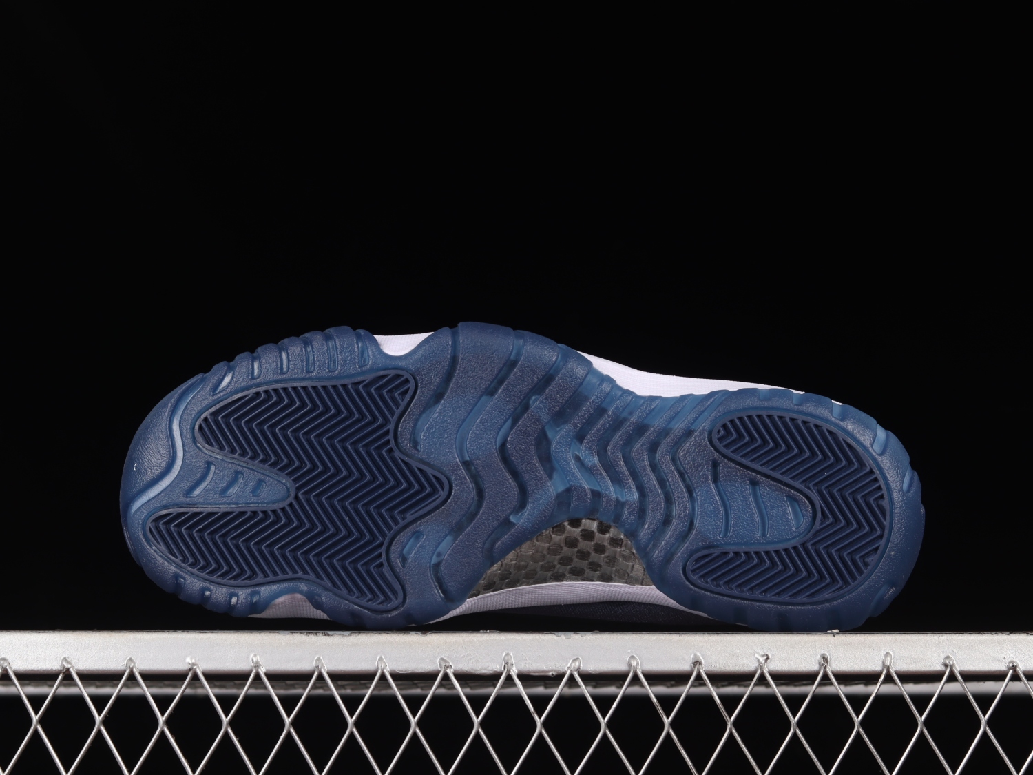 Jordan 11 Retro Midnight Navy (W) AR0715-441