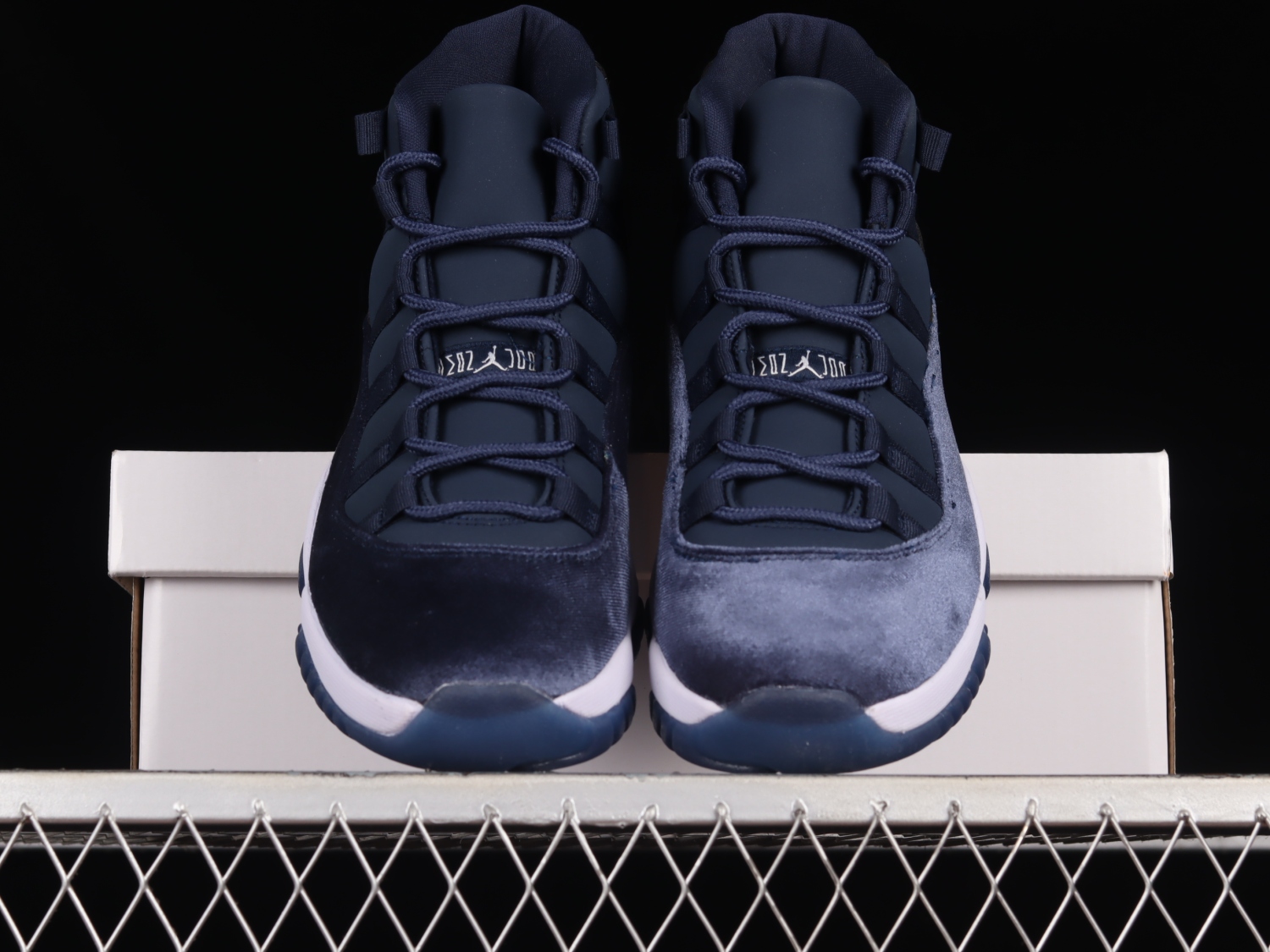 Jordan 11 Retro Midnight Navy (W) AR0715-441