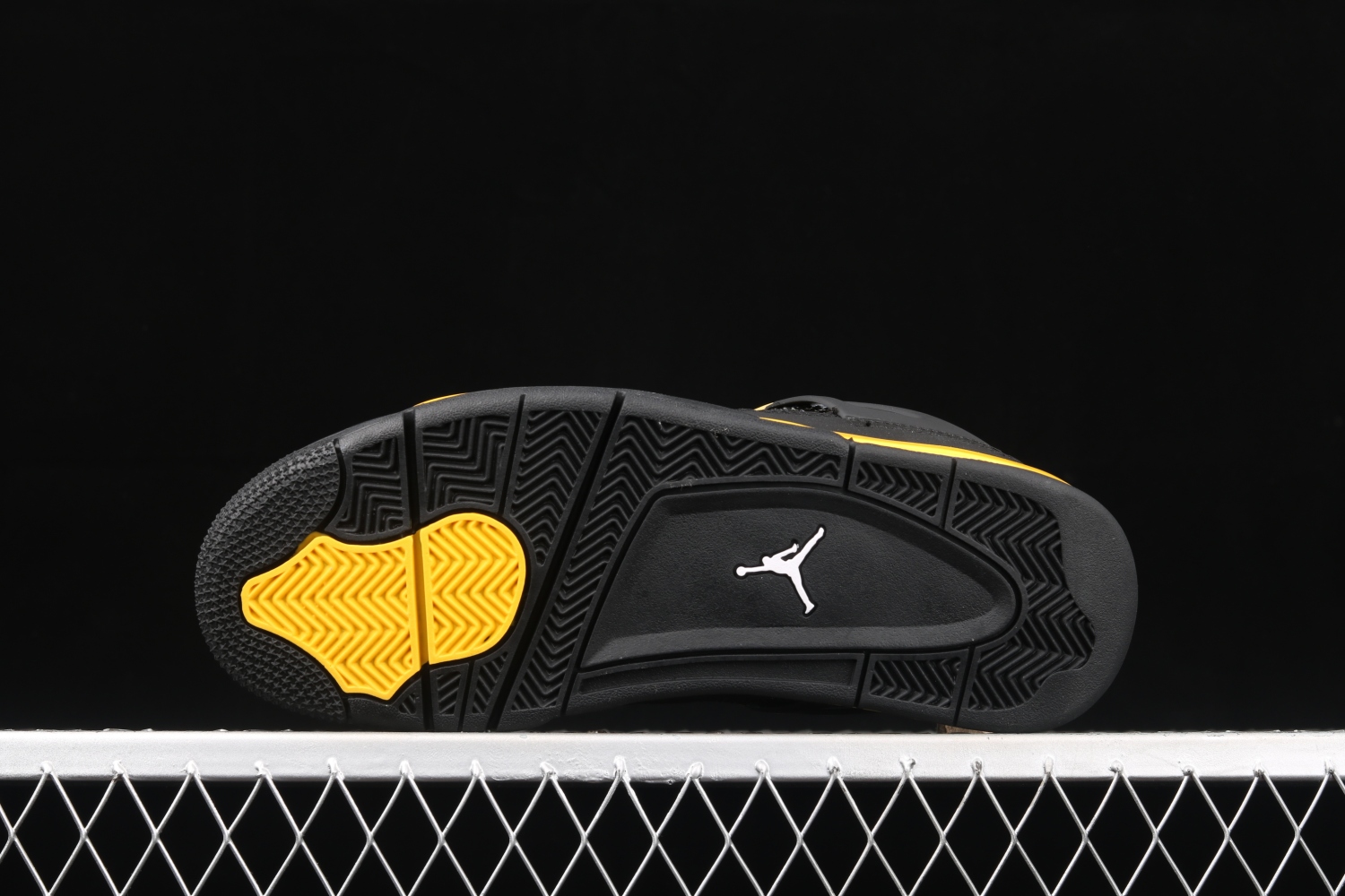 Jordan 4 Retro Thunder (2012) 308497-008