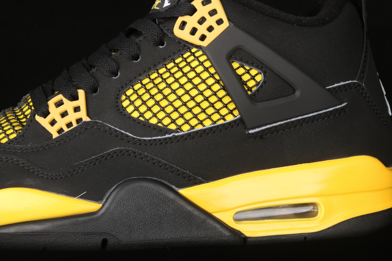 Jordan 4 Retro Thunder (2012) 308497-008