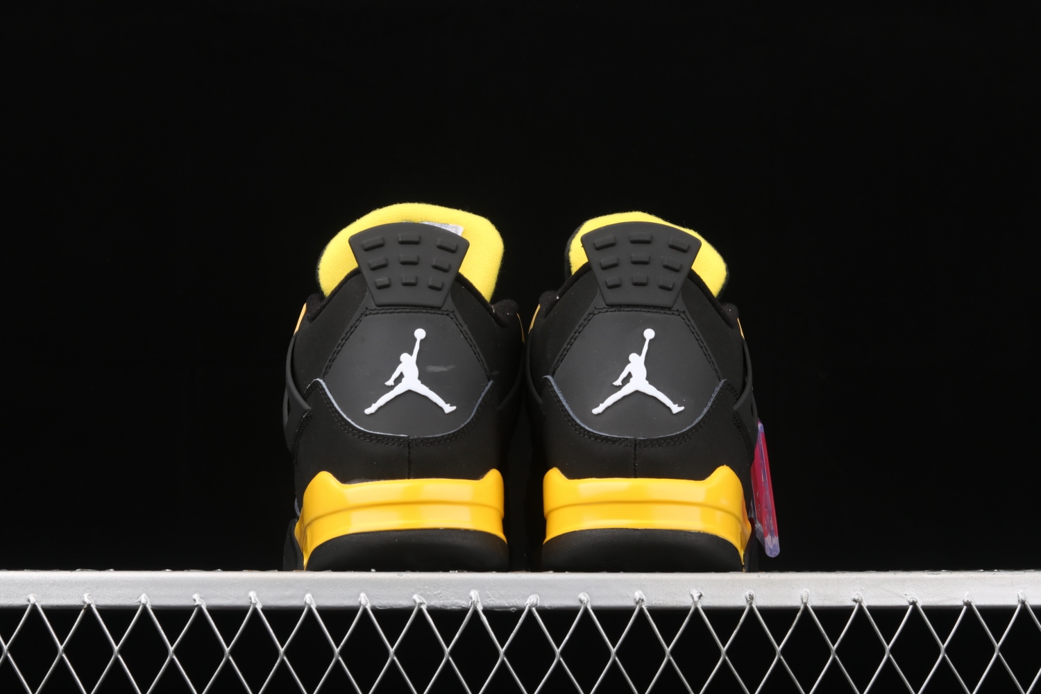 Jordan 4 Retro Thunder (2012) 308497-008