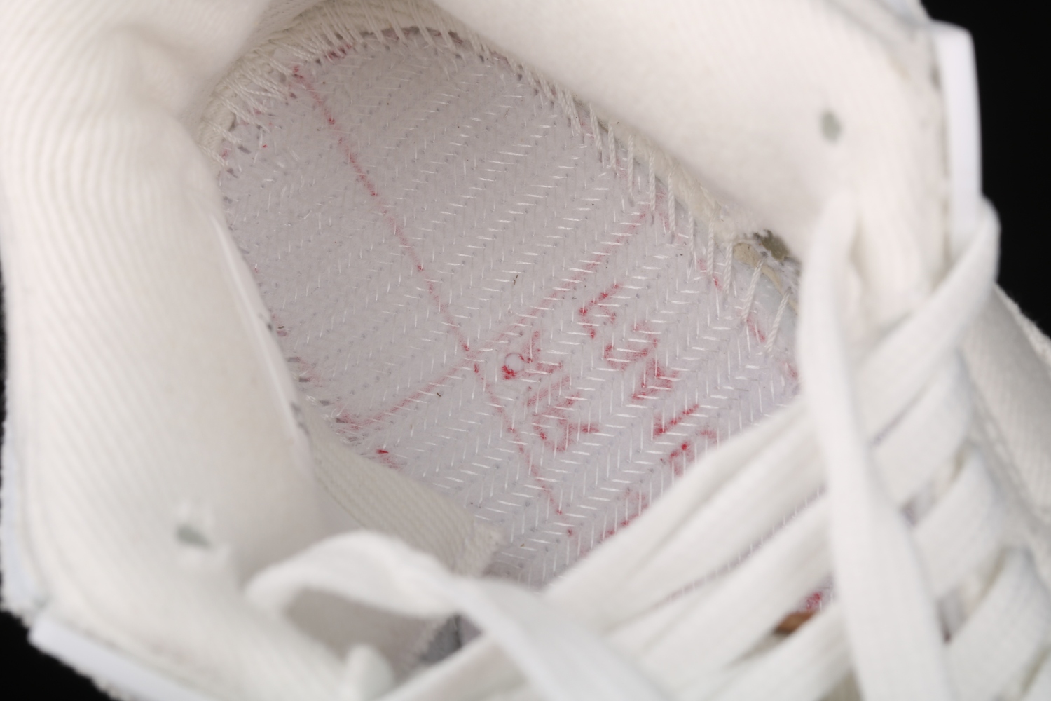 Jordan 4 Retro Levi
