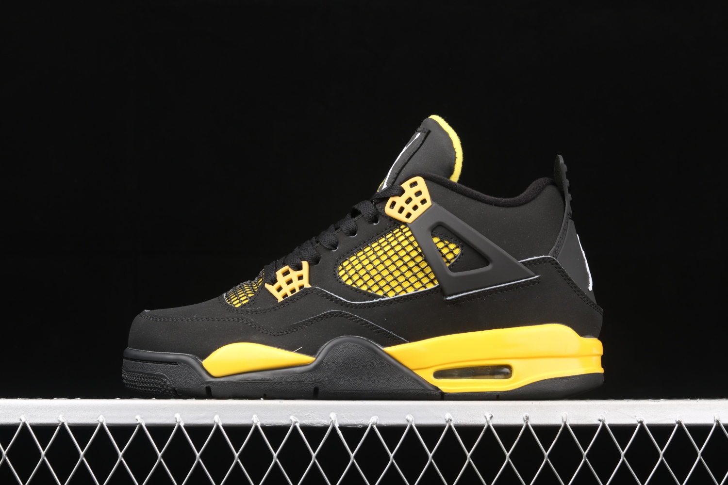 Jordan 4 Retro Thunder (2012) 308497-008