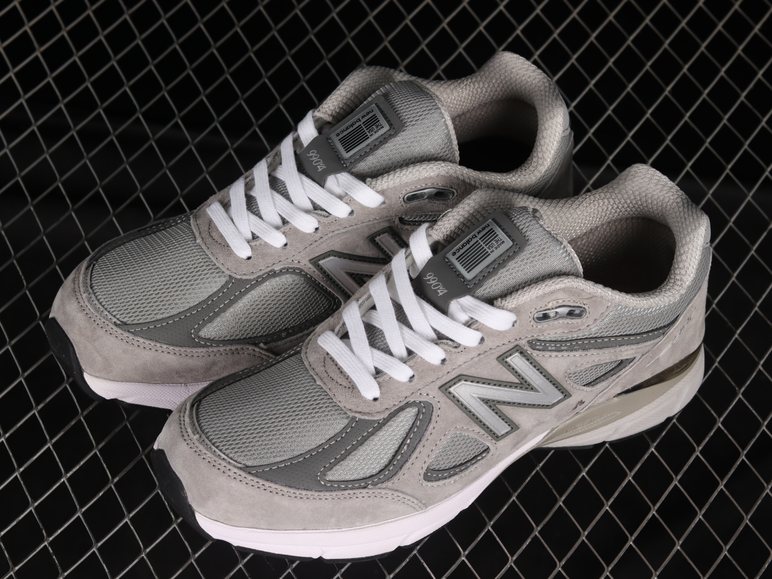 New Bal*nce 990v4 Grey M990GL4