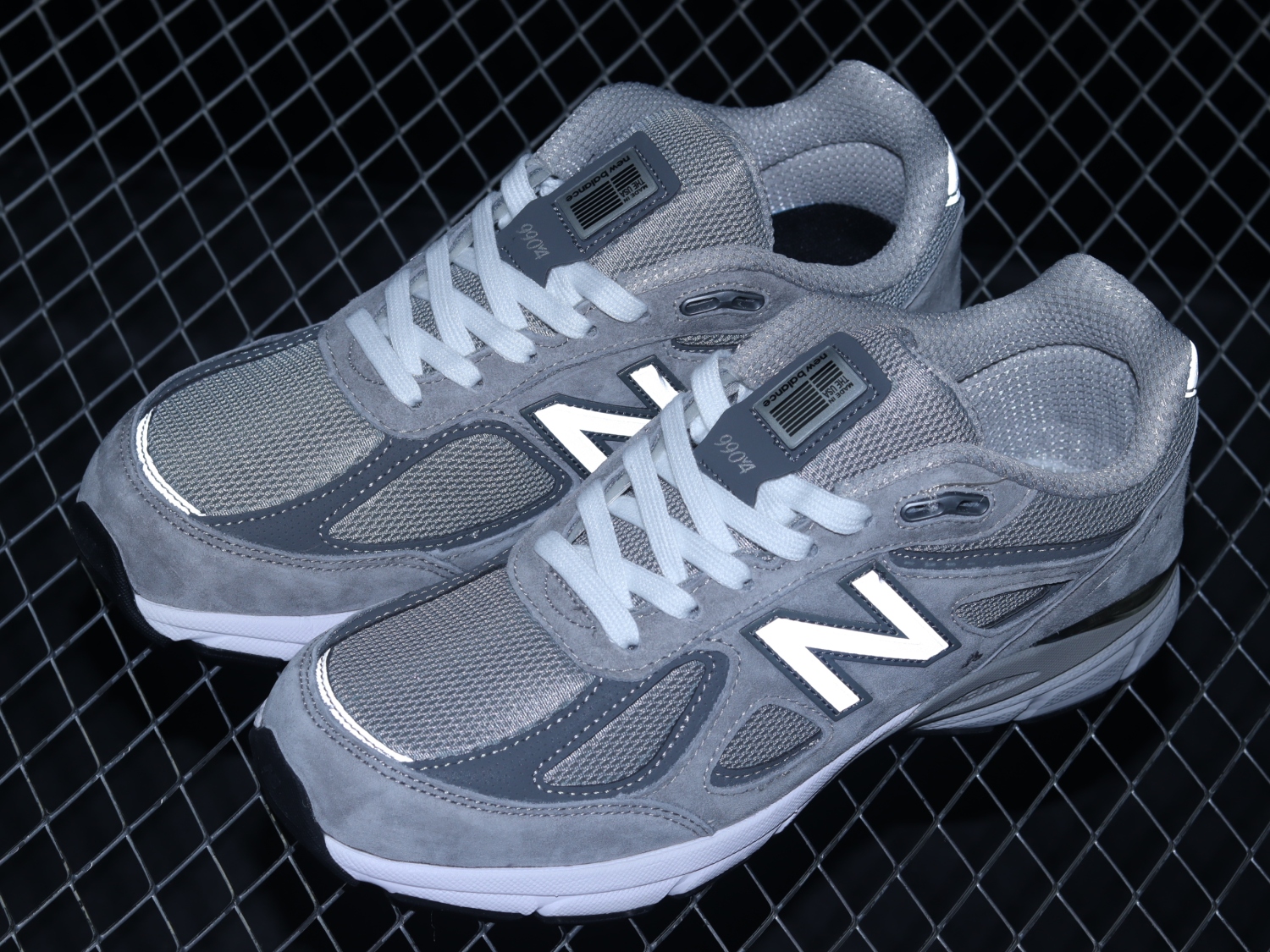 New Bal*nce 990v4 Grey M990GL4