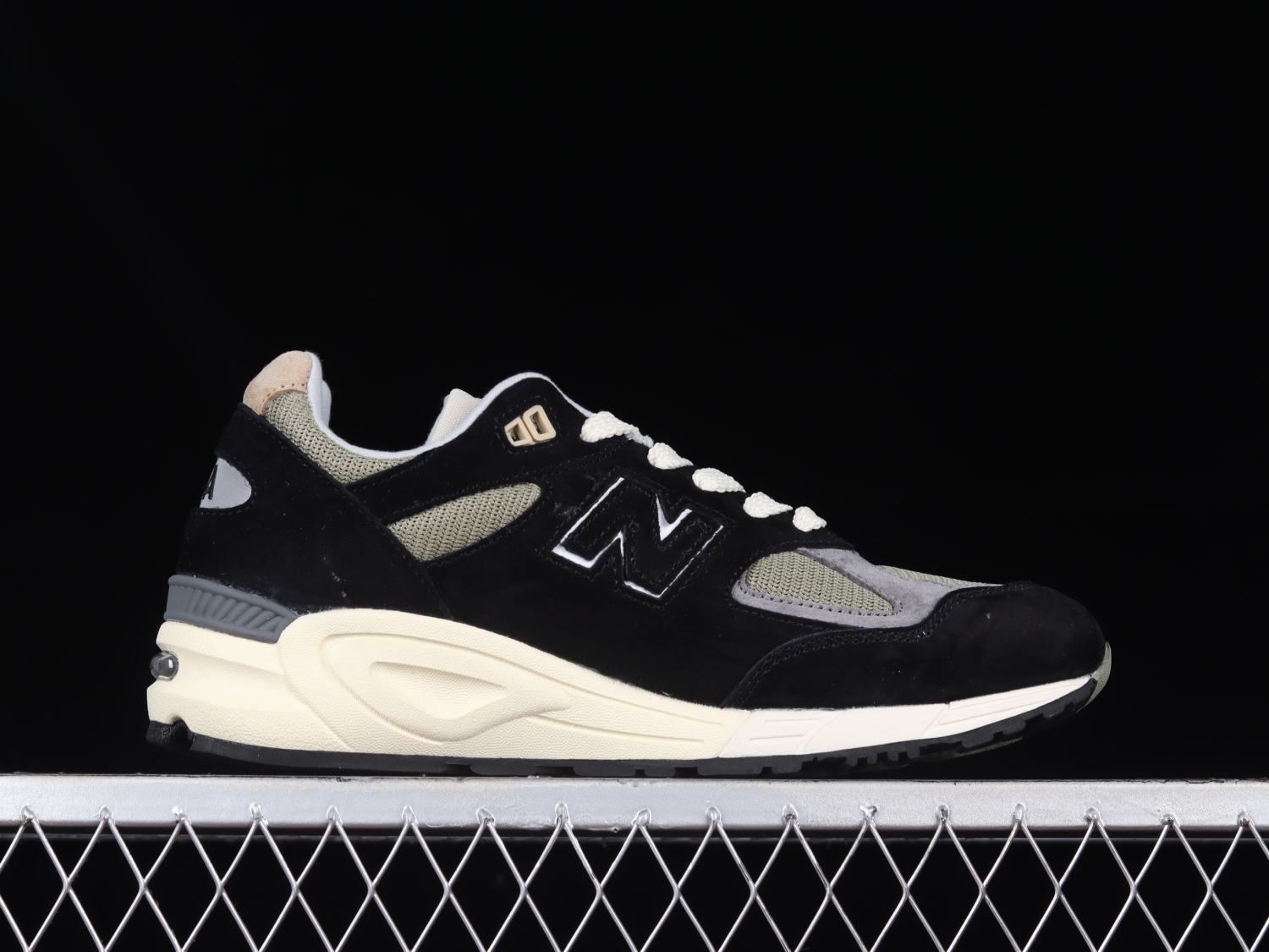 New Bal*nce 990v2 MiUSA Teddy Santis Black True Camo M990TE2