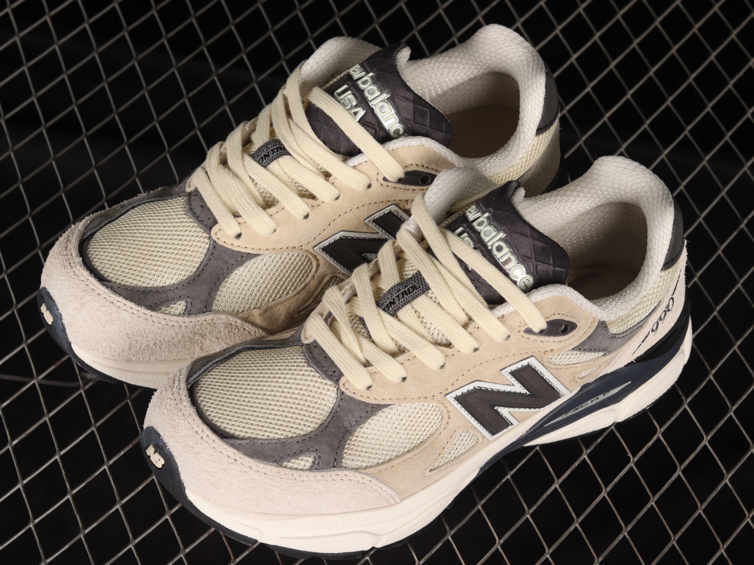 New Bal*nce 990v3 MiUSA Teddy Santis Moonbeam M990AD3