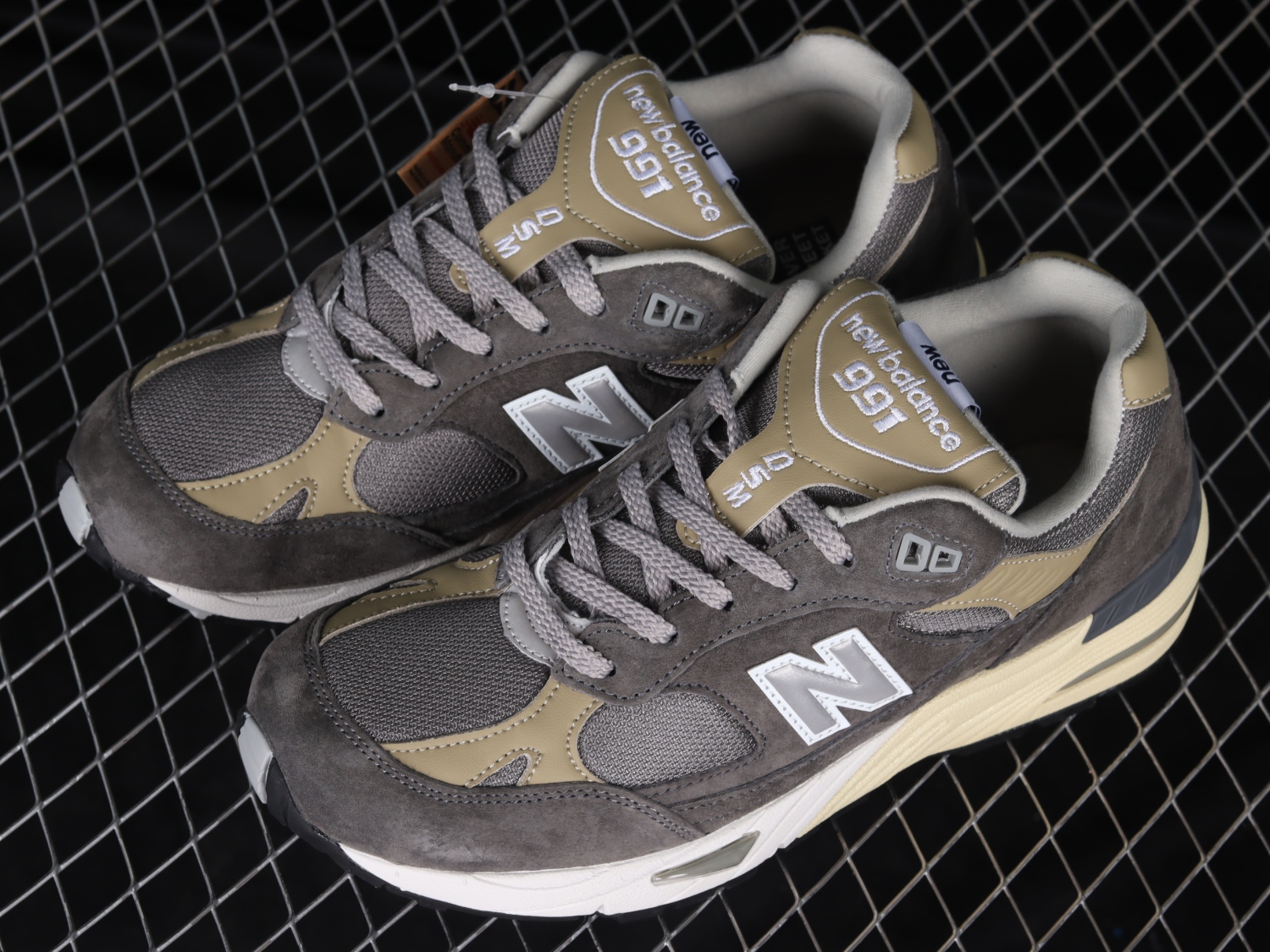 New Bal*nce 991 Dover Street Market MiUK 40th Anniversary Grey M991DSM