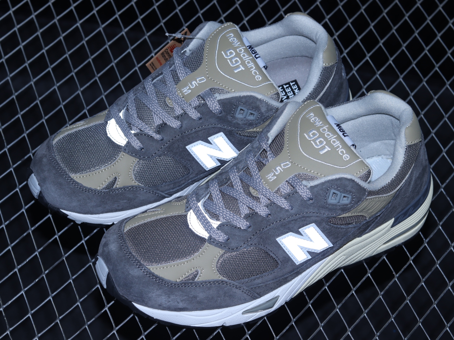 New Bal*nce 991 Dover Street Market MiUK 40th Anniversary Grey M991DSM