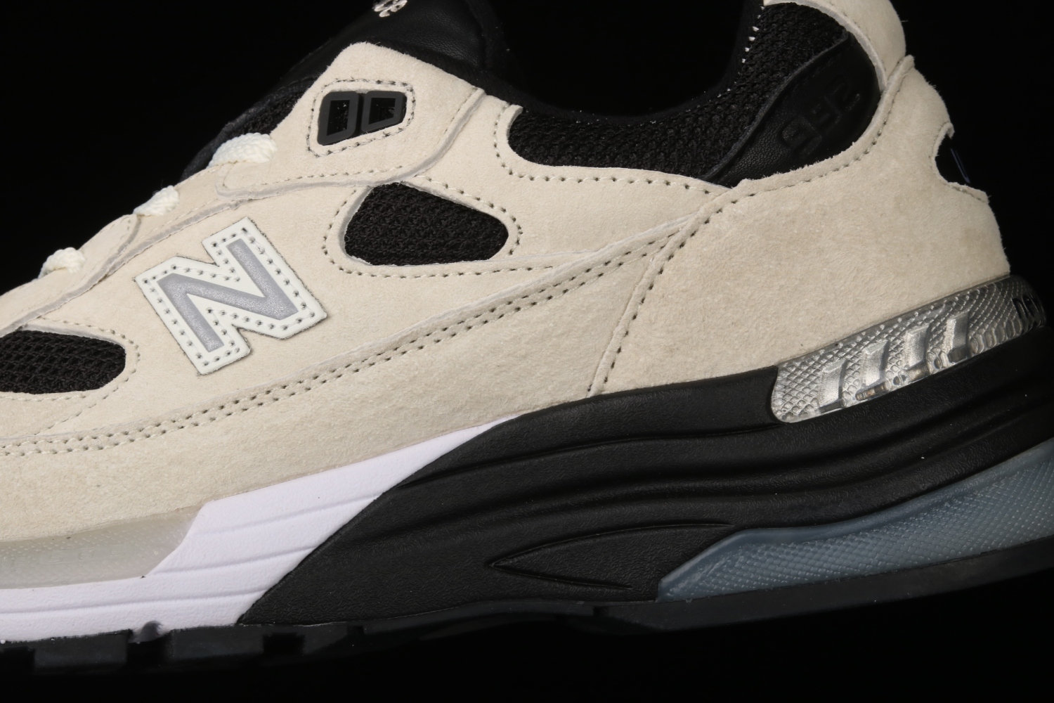 New Bal*nce 992 Studio FY7 M992YN2