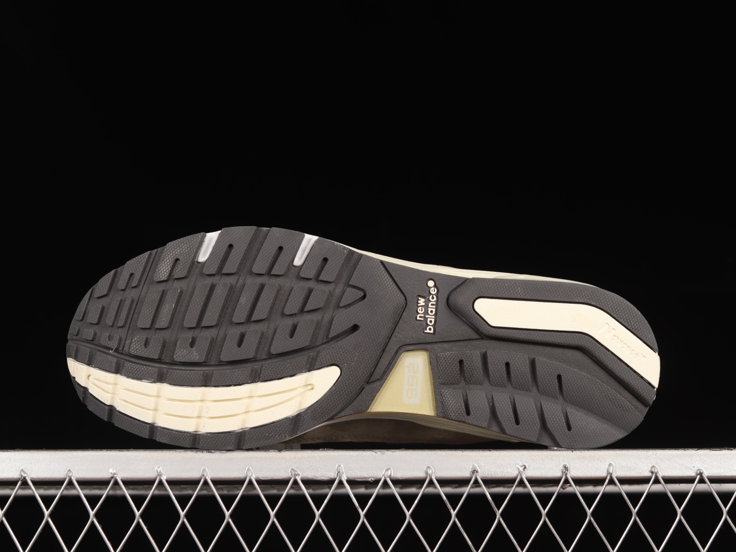 New Bal*nce 992 JJJJound Grey M992J2