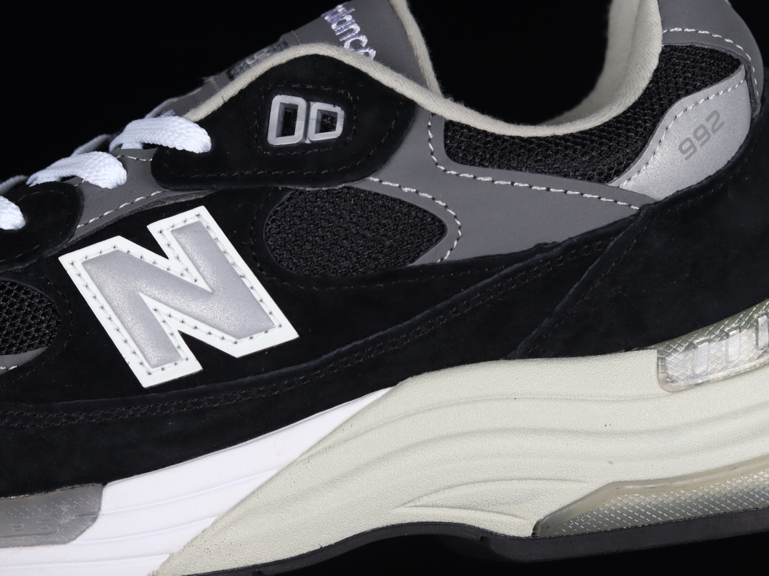 New Bal*nce 992 Black Grey Suede M992EB