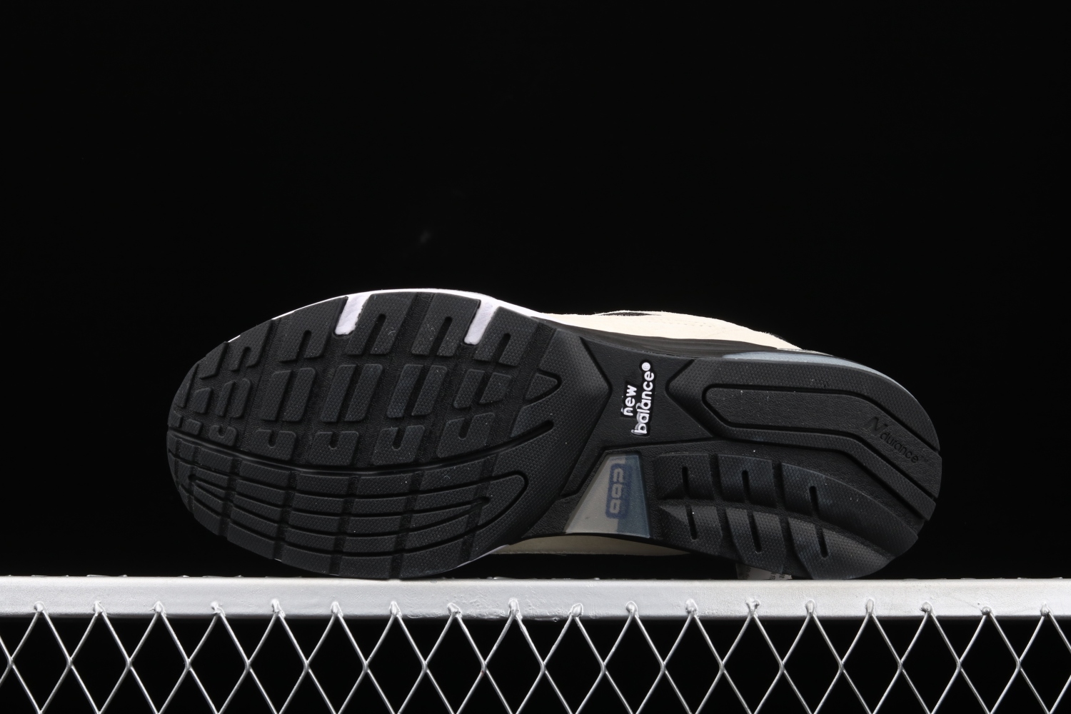 New Bal*nce 992 Studio FY7 M992YN2