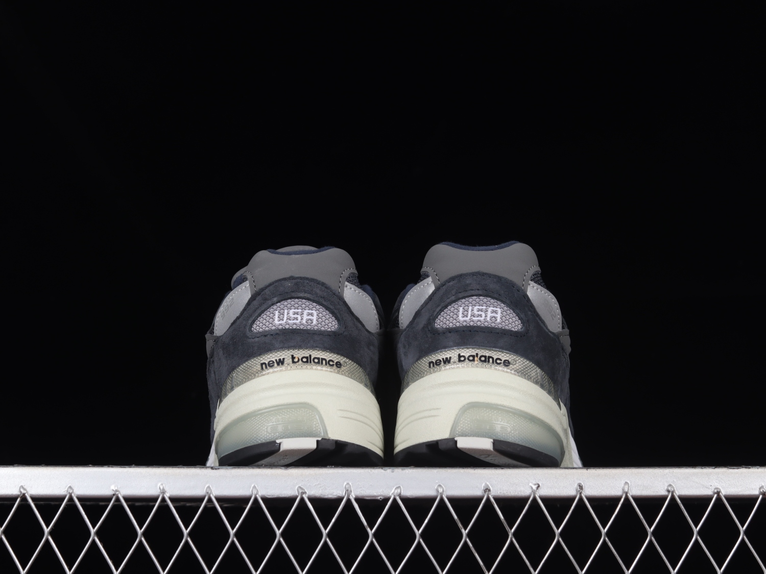 New Bal*nce 992 Navy Grey M992GG