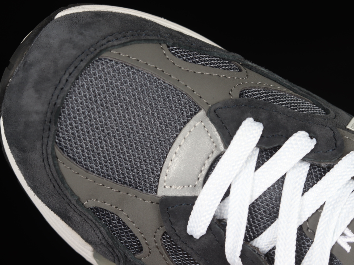New Bal*nce 992 Navy Grey M992GG
