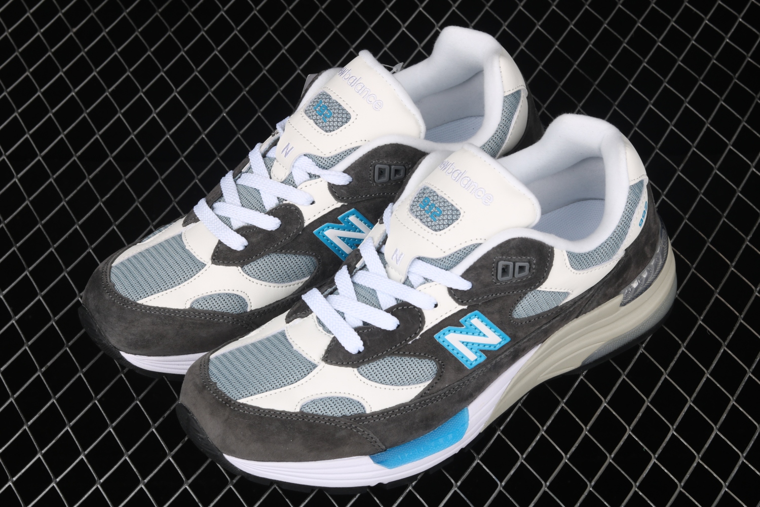 New Bal*nce 992 Kith Spring 2 M992KT