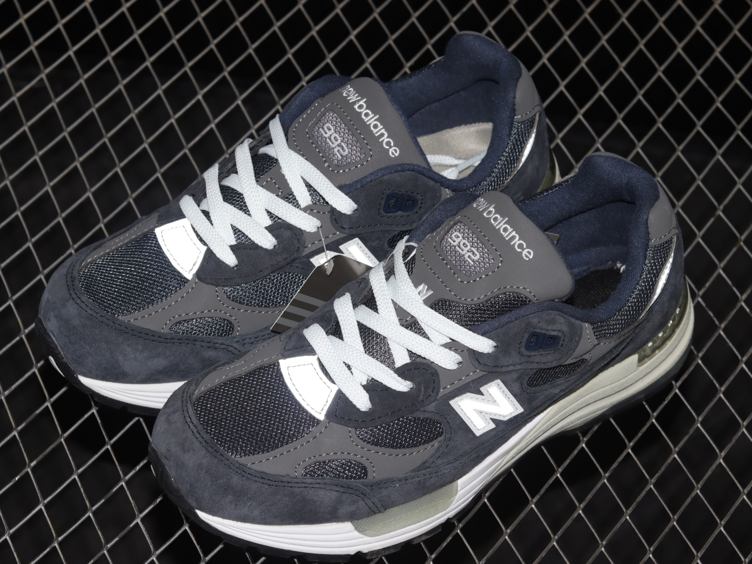 New Bal*nce 992 Navy Grey M992GG