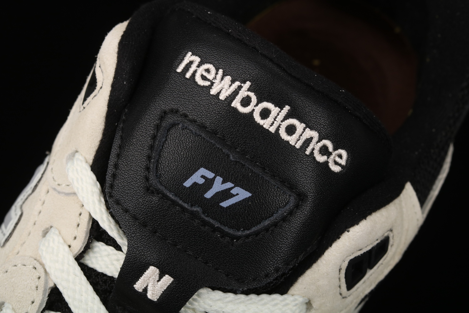 New Bal*nce 992 Studio FY7 M992YN2