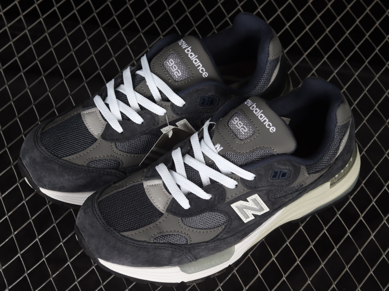 New Bal*nce 992 Navy Grey M992GG