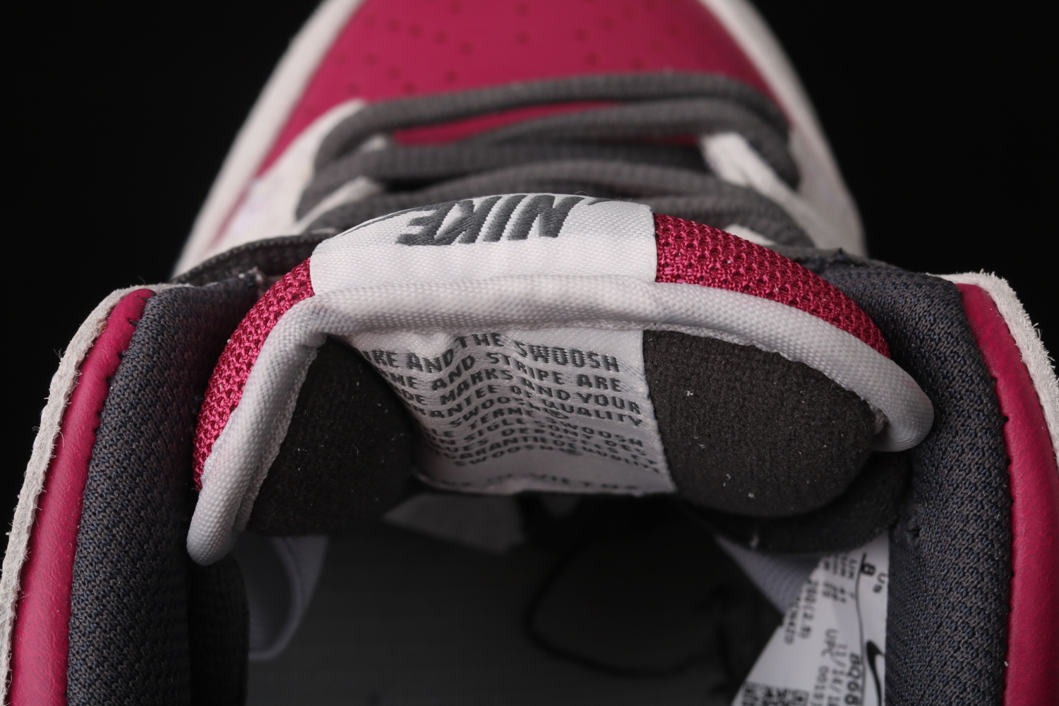 Nike SB Dunk Low Atmosphere Grey True Berry  BQ6817-001