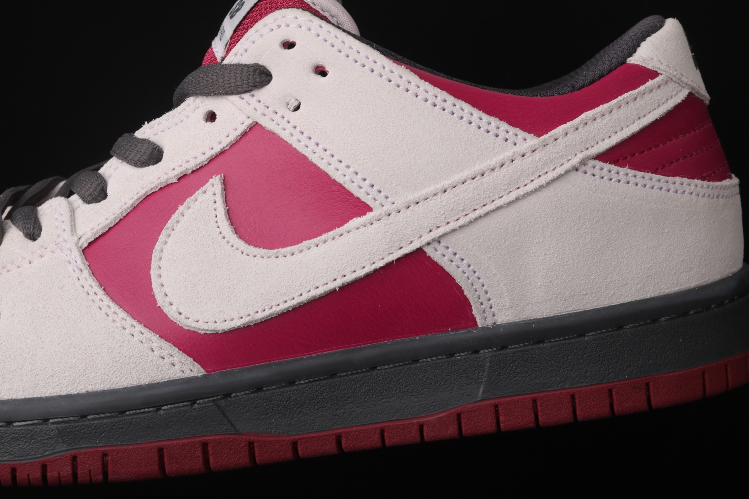 Nike SB Dunk Low Atmosphere Grey True Berry  BQ6817-001