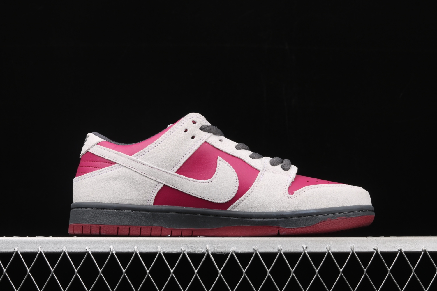 Nike SB Dunk Low Atmosphere Grey True Berry  BQ6817-001