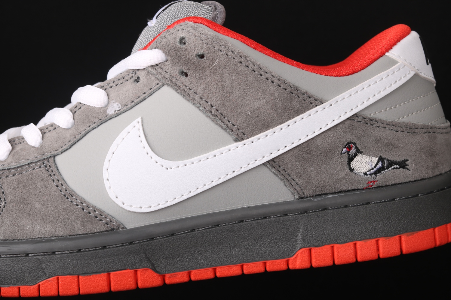 Nike SB Dunk Low Staple NYC Pigeon 304292-011