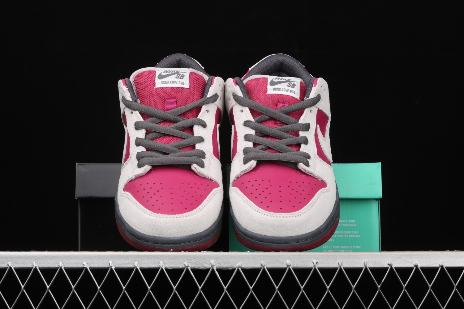 Nike SB Dunk Low Atmosphere Grey True Berry  BQ6817-001