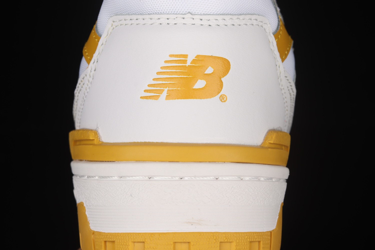 New Bal*nce 550 Sea Salt Varsity Gold BB550LA1