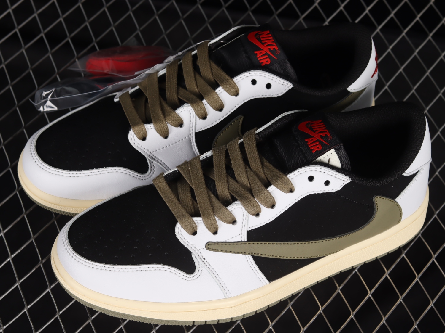Jordan 1 Retro Low OG SP Travis Scott Olive DZ4317-106