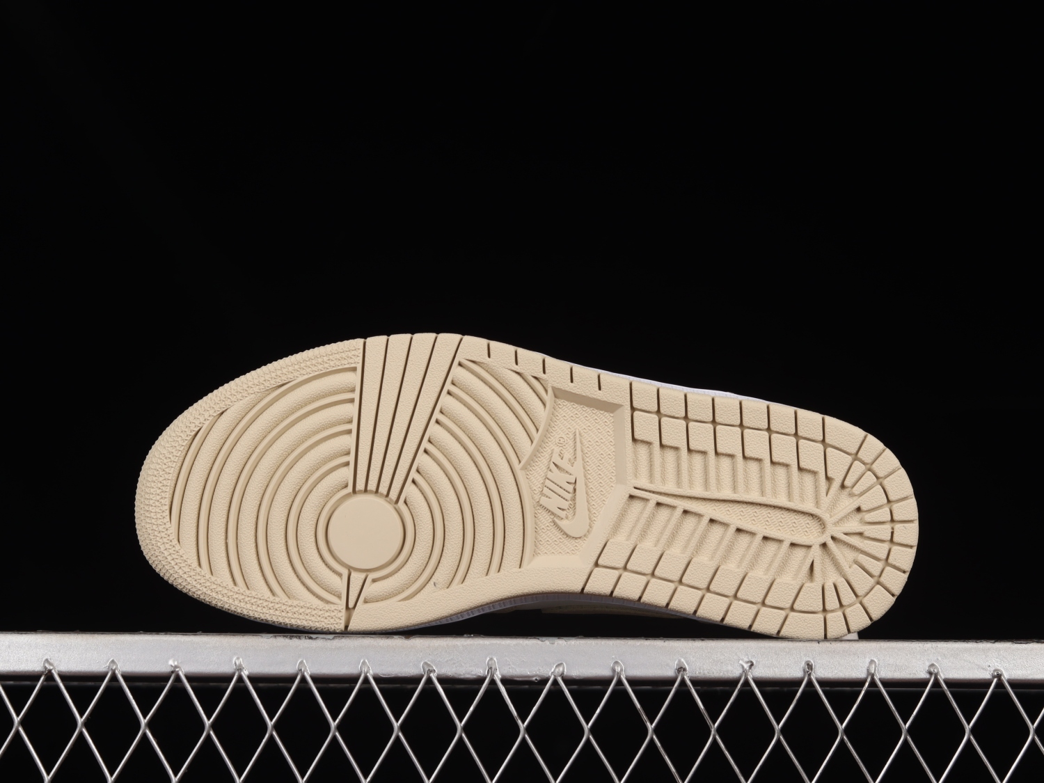 Jordan 1 Low SE Sail Rattan University Red FB7168-121