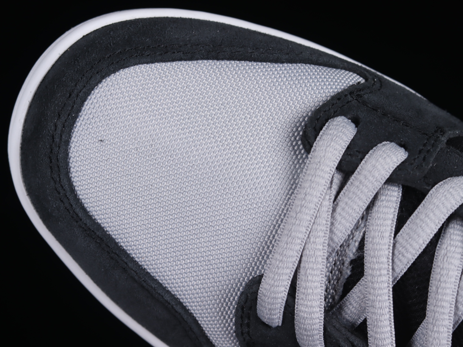 Nike SB Zoom Dunk Low Pro Black Wolf Grey White 854866-001