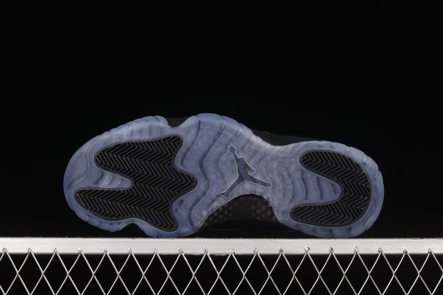Jordan 11 Retro Cap and Gown 378037-005