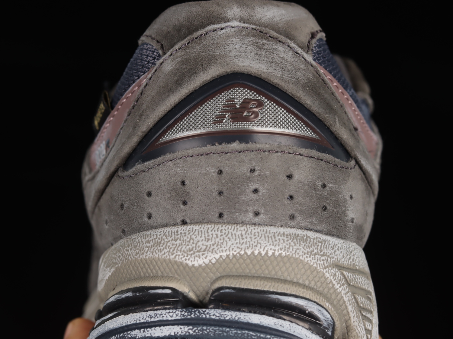 New Bal*nce 2002R Gore-Tex Magnet Mood Indigo  M2002RXA