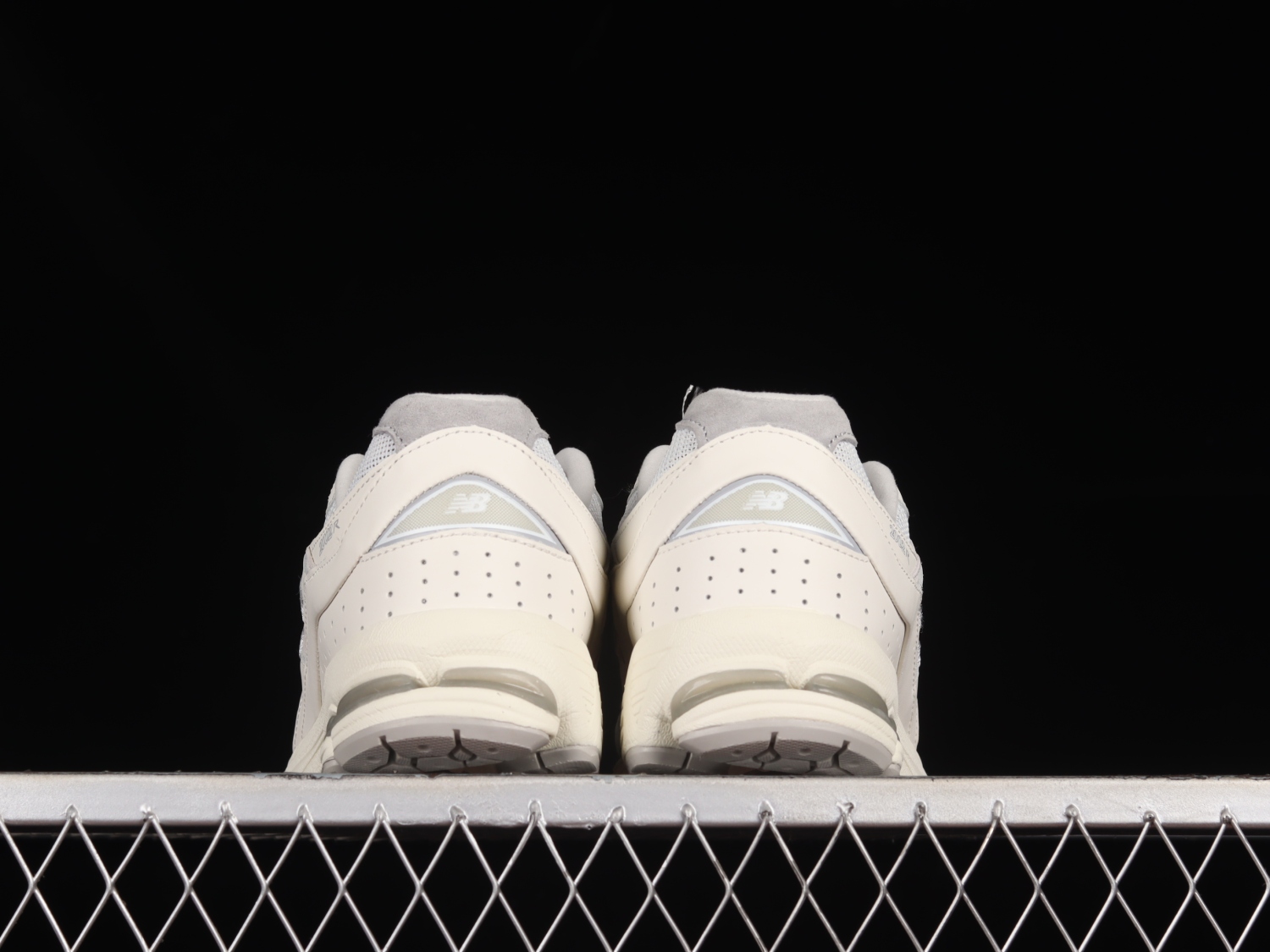 New Bal*nce 2002R White Sea Salt M2002RWP