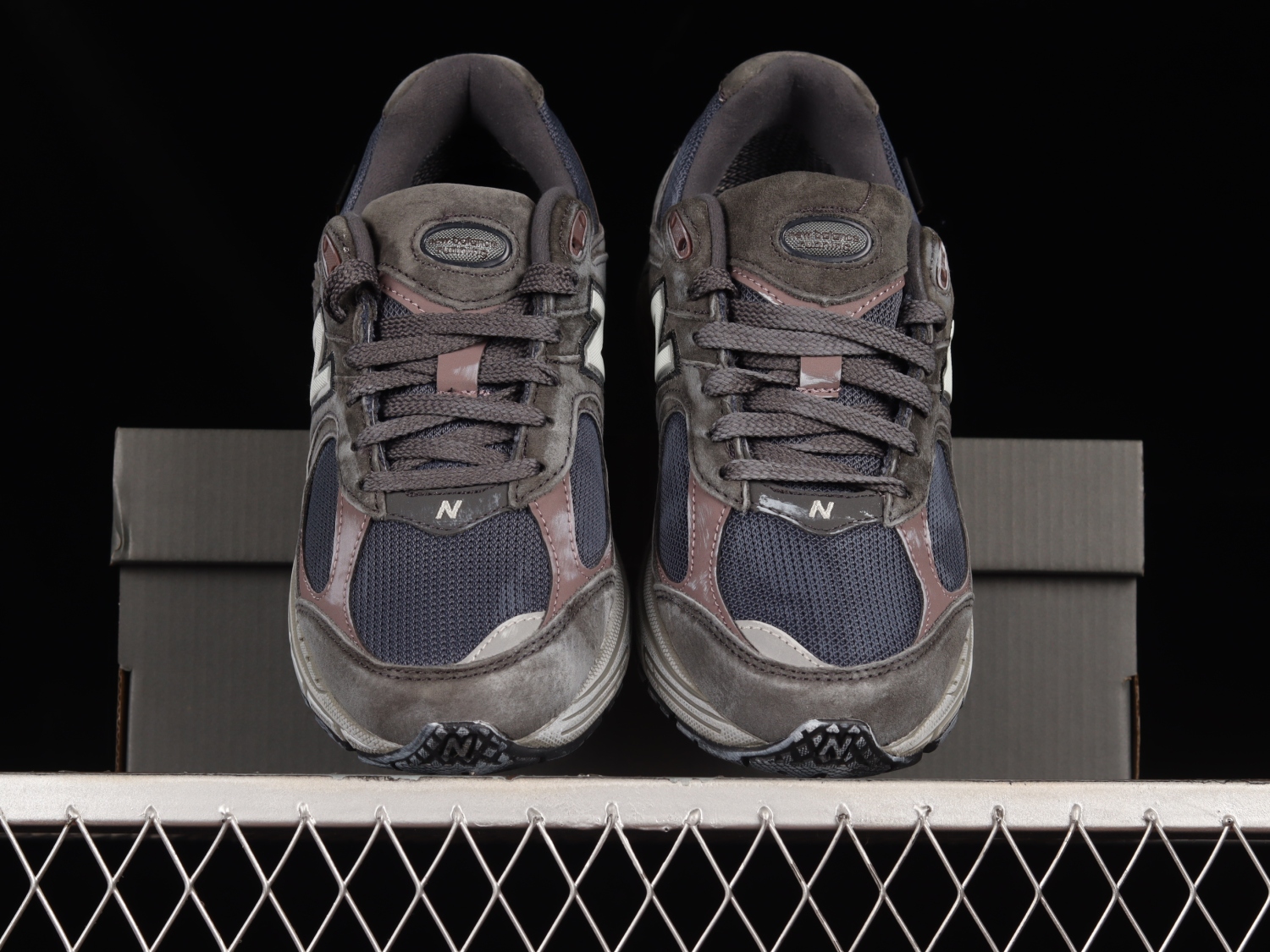 New Bal*nce 2002R Gore-Tex Magnet Mood Indigo  M2002RXA