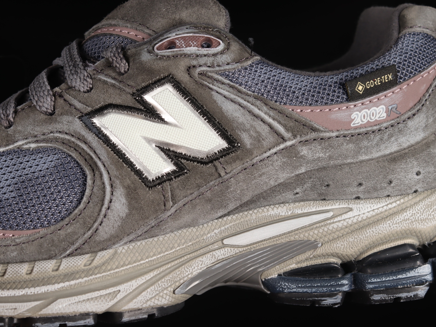 New Bal*nce 2002R Gore-Tex Magnet Mood Indigo  M2002RXA