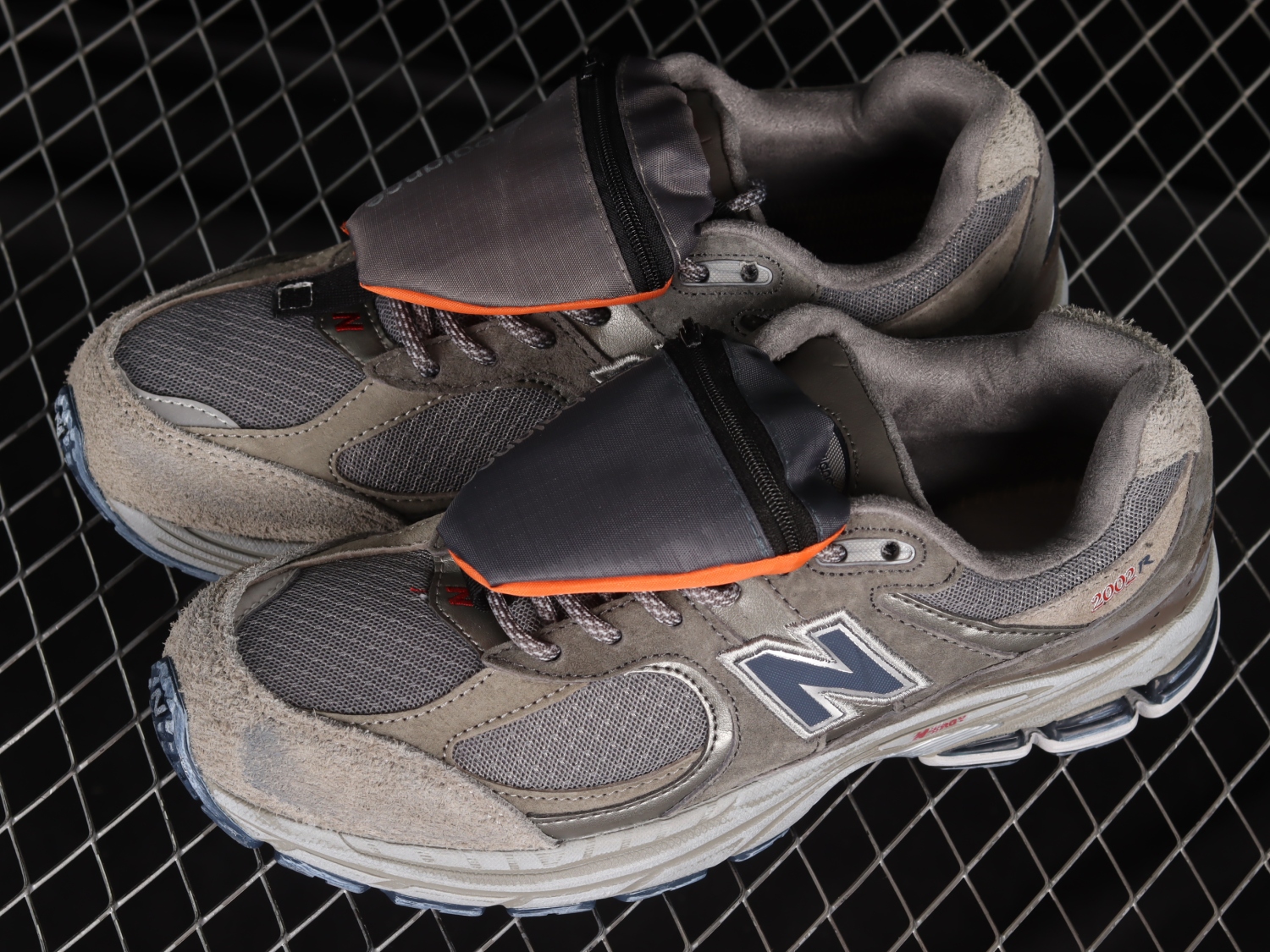 New Bal*nce 2002R Grey Brown Pouch M2002RVA