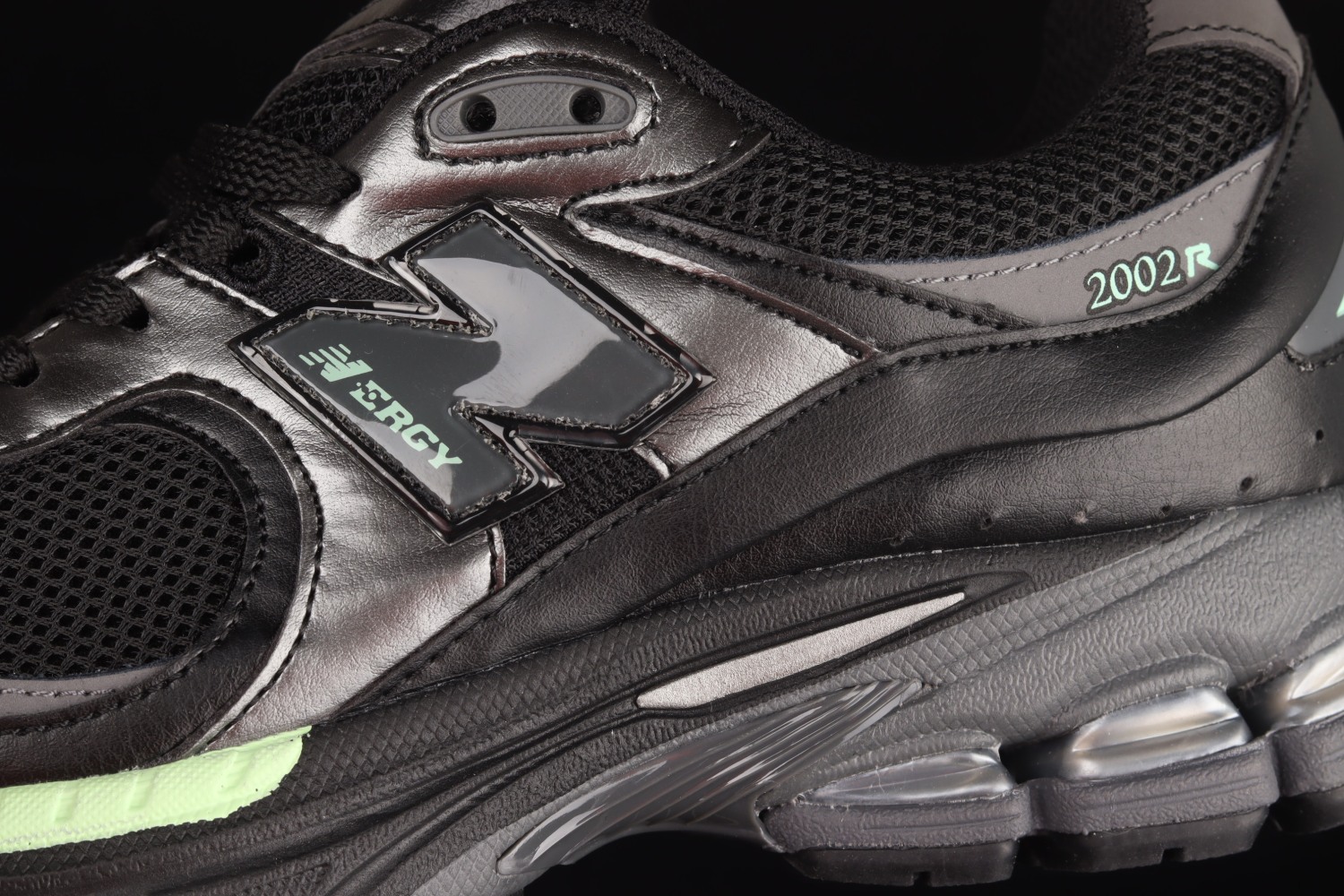 New Bal*nce 2002R Black Silver Green M2002RLD