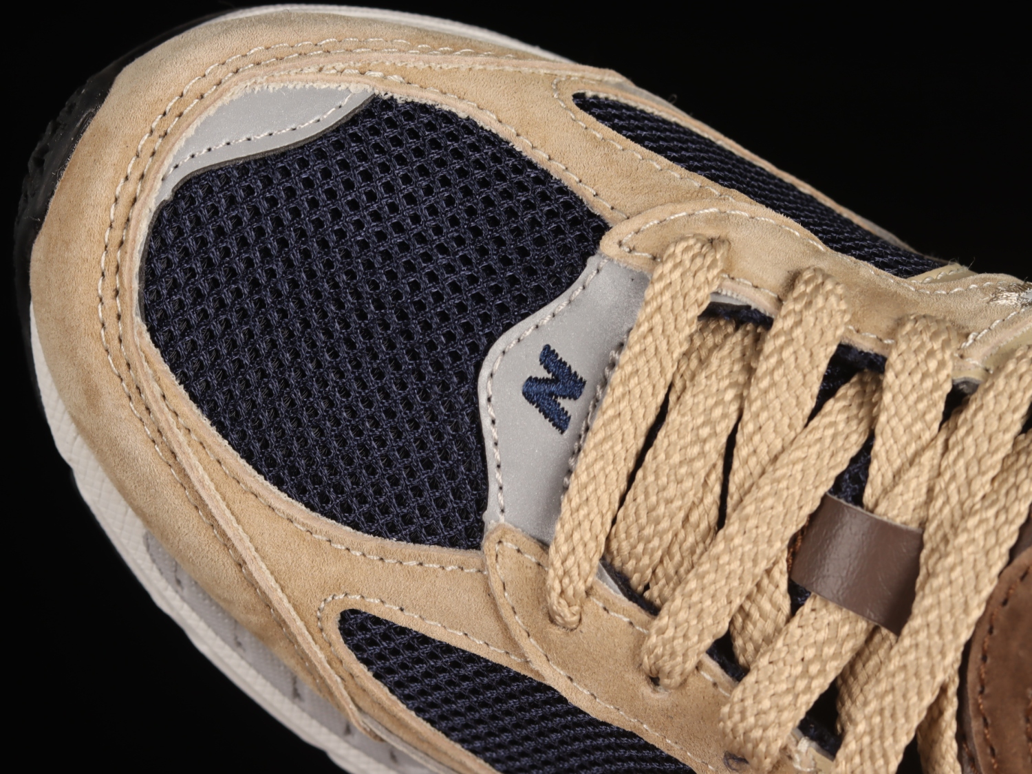 New Bal*nce 2002R Beige Navy Blue ML2002R5