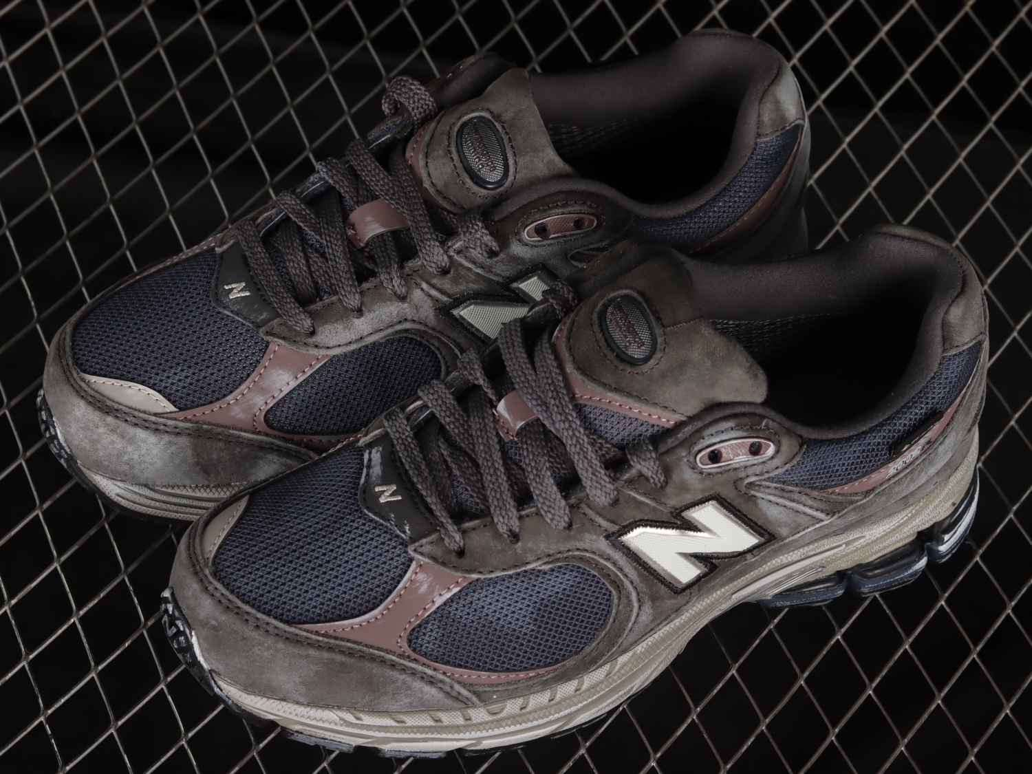 New Bal*nce 2002R Gore-Tex Magnet Mood Indigo  M2002RXA