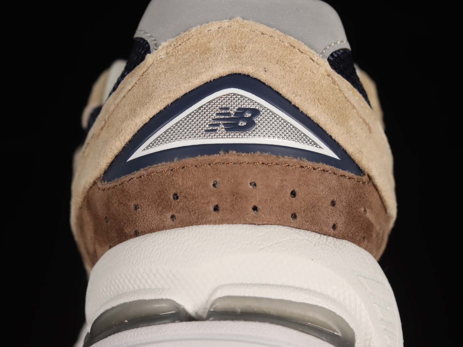 New Bal*nce 2002R Beige Navy Blue ML2002R5