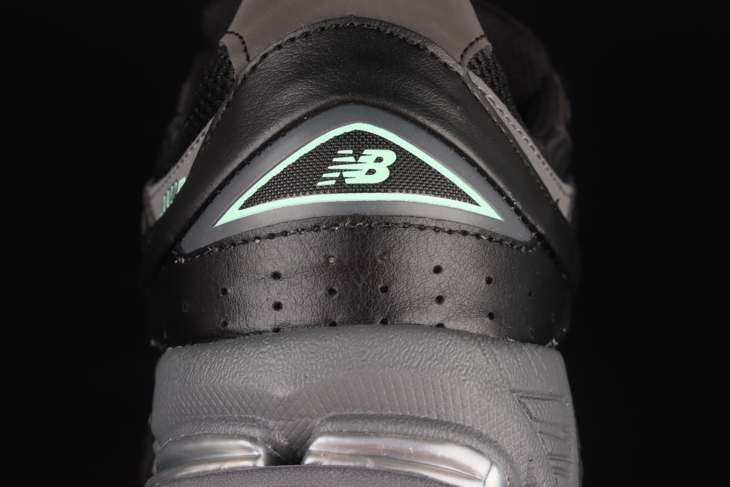 New Bal*nce 2002R Black Silver Green M2002RLD