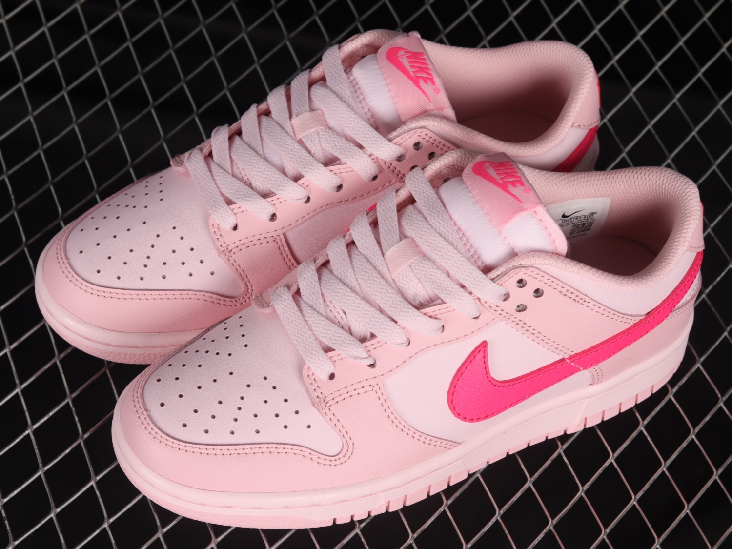Nike Dunk Low Triple Pink (GS)  DH9765-600