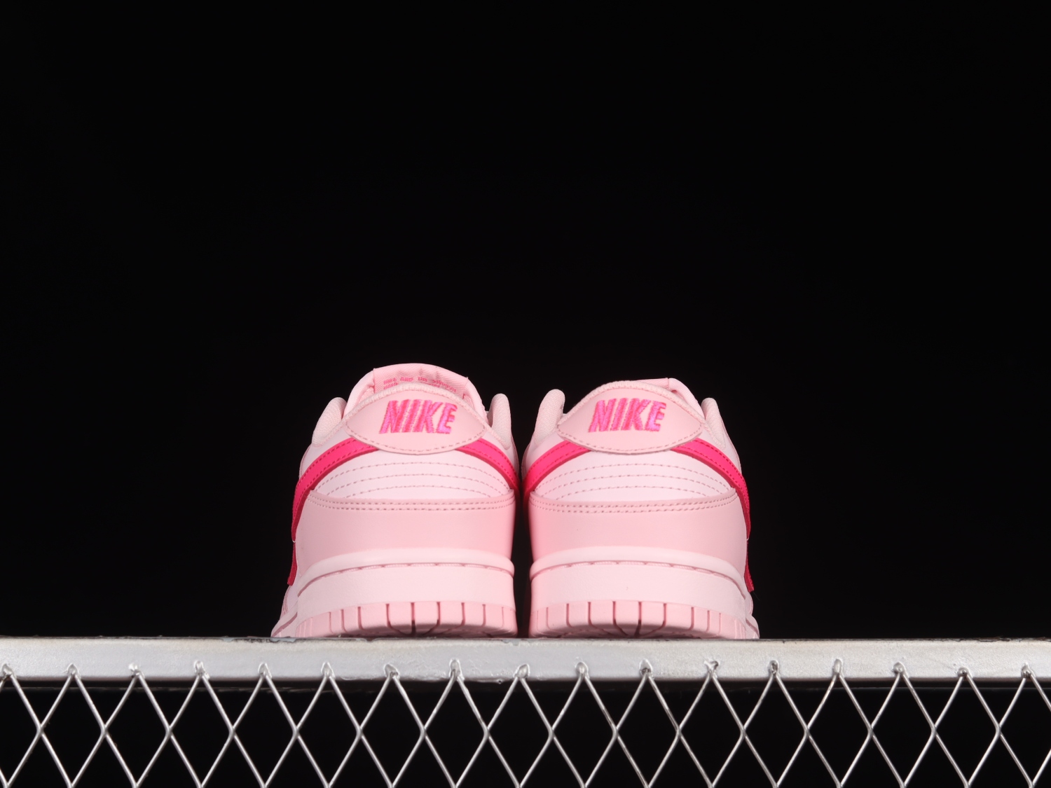 Nike Dunk Low Triple Pink (GS)  DH9765-600
