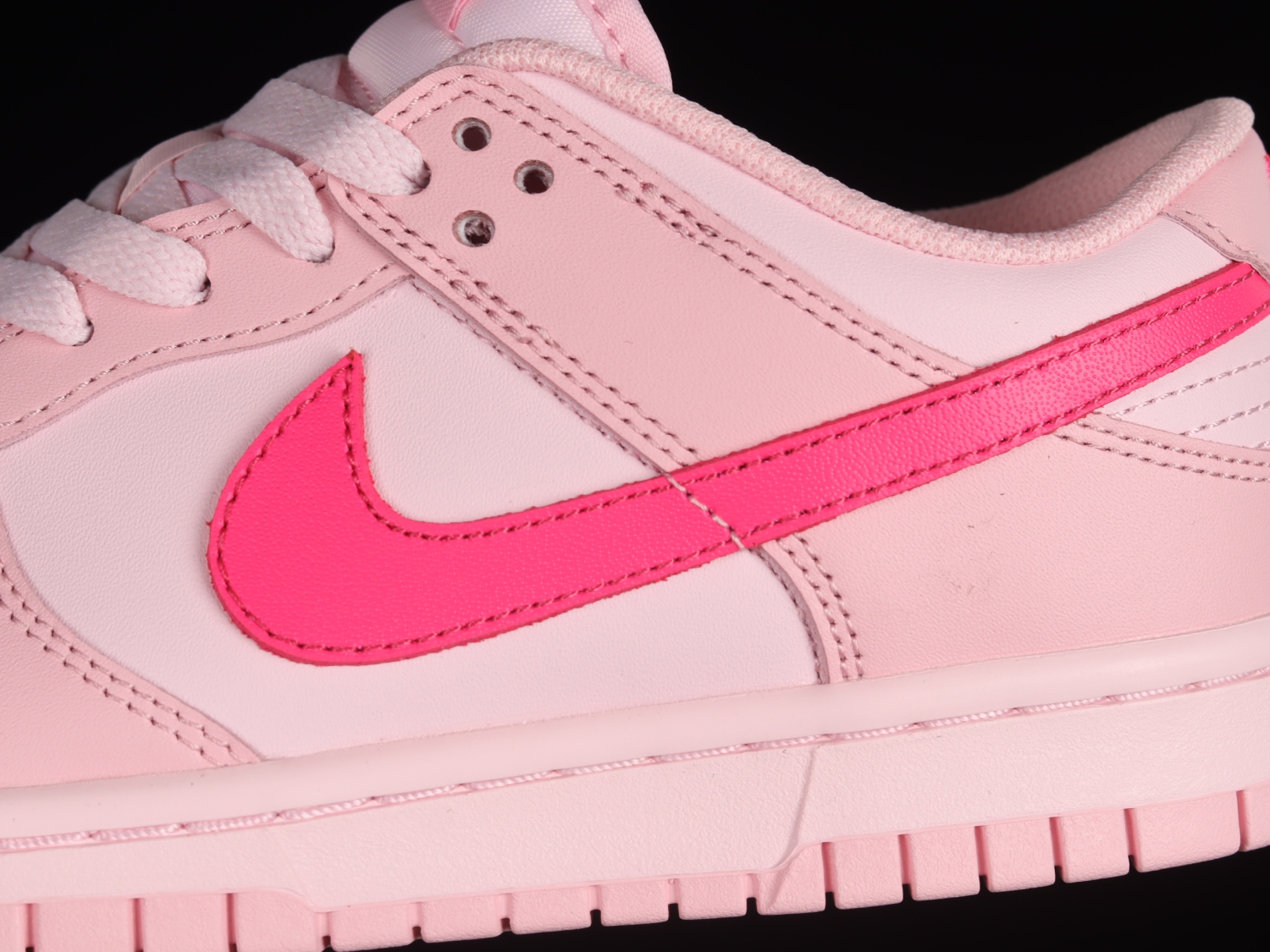 Nike Dunk Low Triple Pink (GS)  DH9765-600