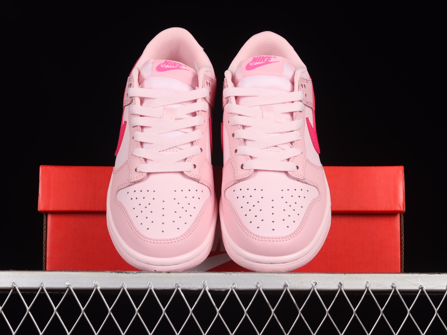Nike Dunk Low Triple Pink (GS)  DH9765-600